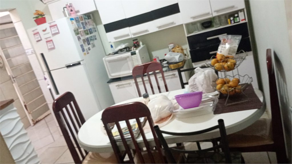 Sobrado à venda com 3 quartos, sendo 1 suíte, em Parque Residencial Maria Stella Faga, São Carlos, SP