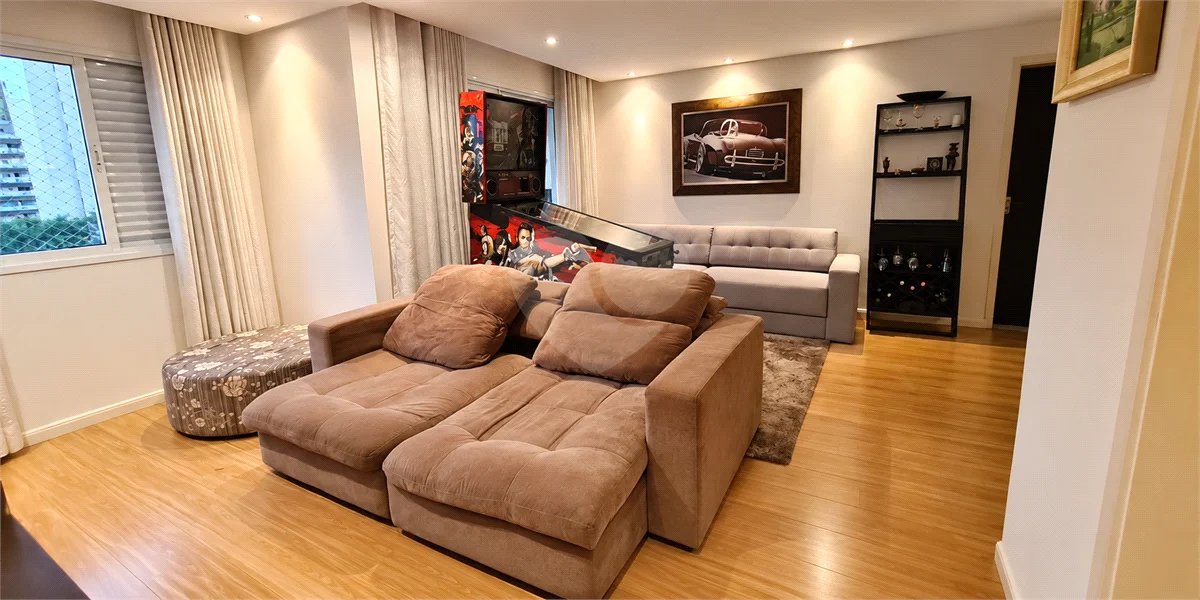 Apartamento com 3 dormitórios, 1 suíte, sala ampliada, varanda gourmet, planejados e 2 vagas. Condomínio com lazer completo e ótima localização em São Bernardo do Campo.