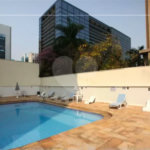 Apartamento à venda no Itaim Bibi reformado de 141m² com 3 dormitórios, 1 suíte e 2 vagas.