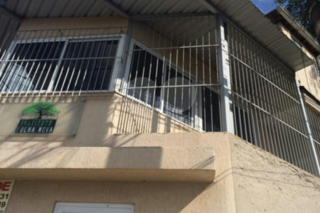 Vende Sobrado com 180m² - Vila Santa Catarina