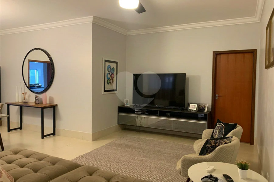 Linda Casa à Venda no Bairro Santa Rosa, na cidade de Piracicaba-SP.