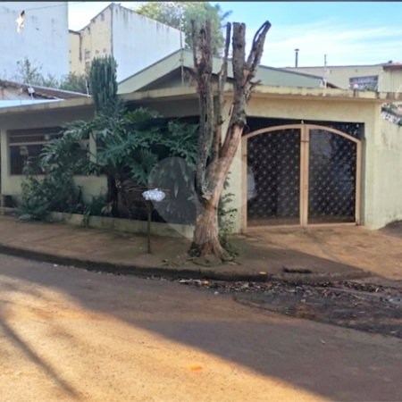 Oportunidade Única no Santa Felícia: Casa 3 dormitórios, Conforto, Espaço de Sobra e a Melhor Localização de São Carlos!