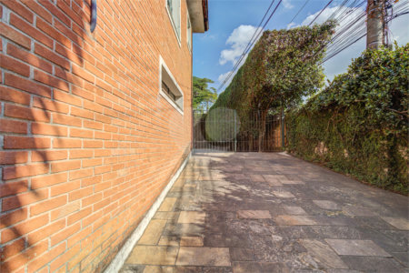 Casa à venda com 6 quartos, sendo 4 suítes, em Guarapiranga, São Paulo, SP