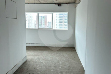 Oportunidade! Sala Comercial de 74m² com Estrutura Completa