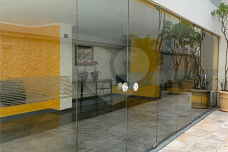 EXCELENTE APARTAMENTO 3DRMS 1STE - AREJADO E ILUMINADO NATURALMENTE
