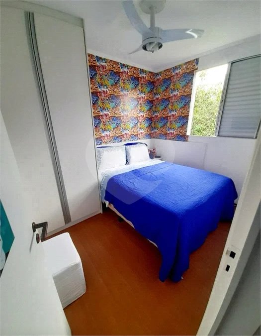 Apartamento com 2 quartos e 1 banheiro