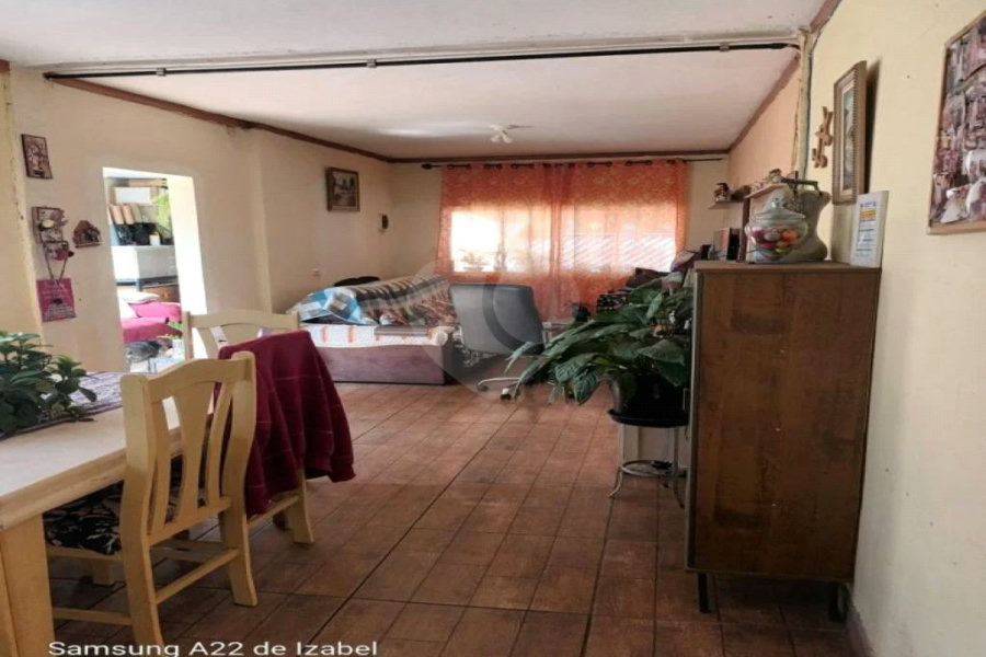 Terreno grande com 2 casas em São Paulo! Casas bem arejadas.
