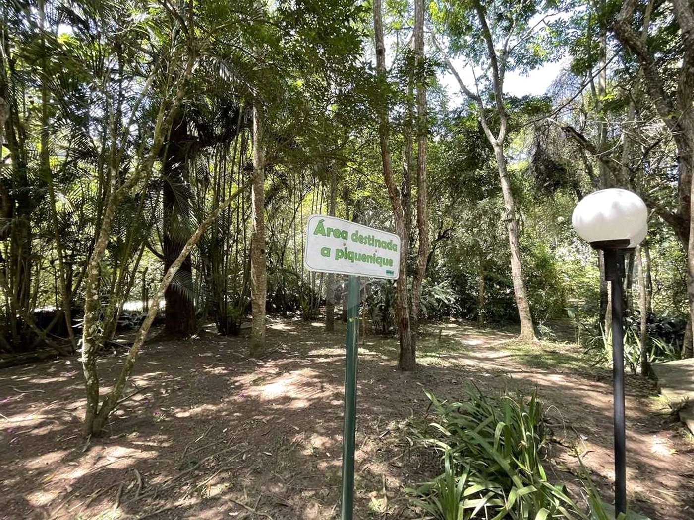 Casa de Alto Padrão à Venda e Locação - Condomínio Vila Verde