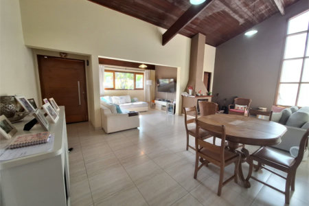 Casa para alugar com 3 quartos, sendo 1 suíte,  no condomínio Estância Marambaia, Vinhedo - SP
