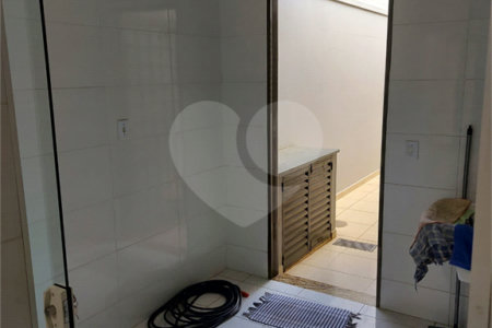 Casa Térrea com 2 dormitórios, sendo 1 suíte.