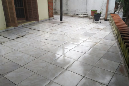 Sobrado à venda no Planalto Paulista de 232 metros quadrado com 3 suítes e 3 vagas.
