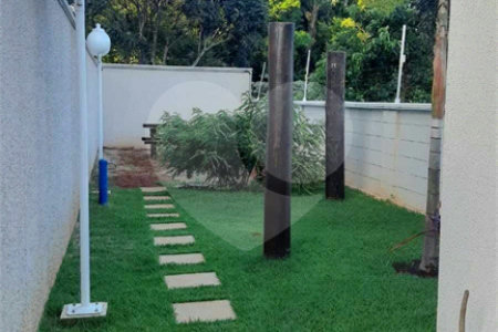 Apartamento à venda no condomínio Parque das Acácias.