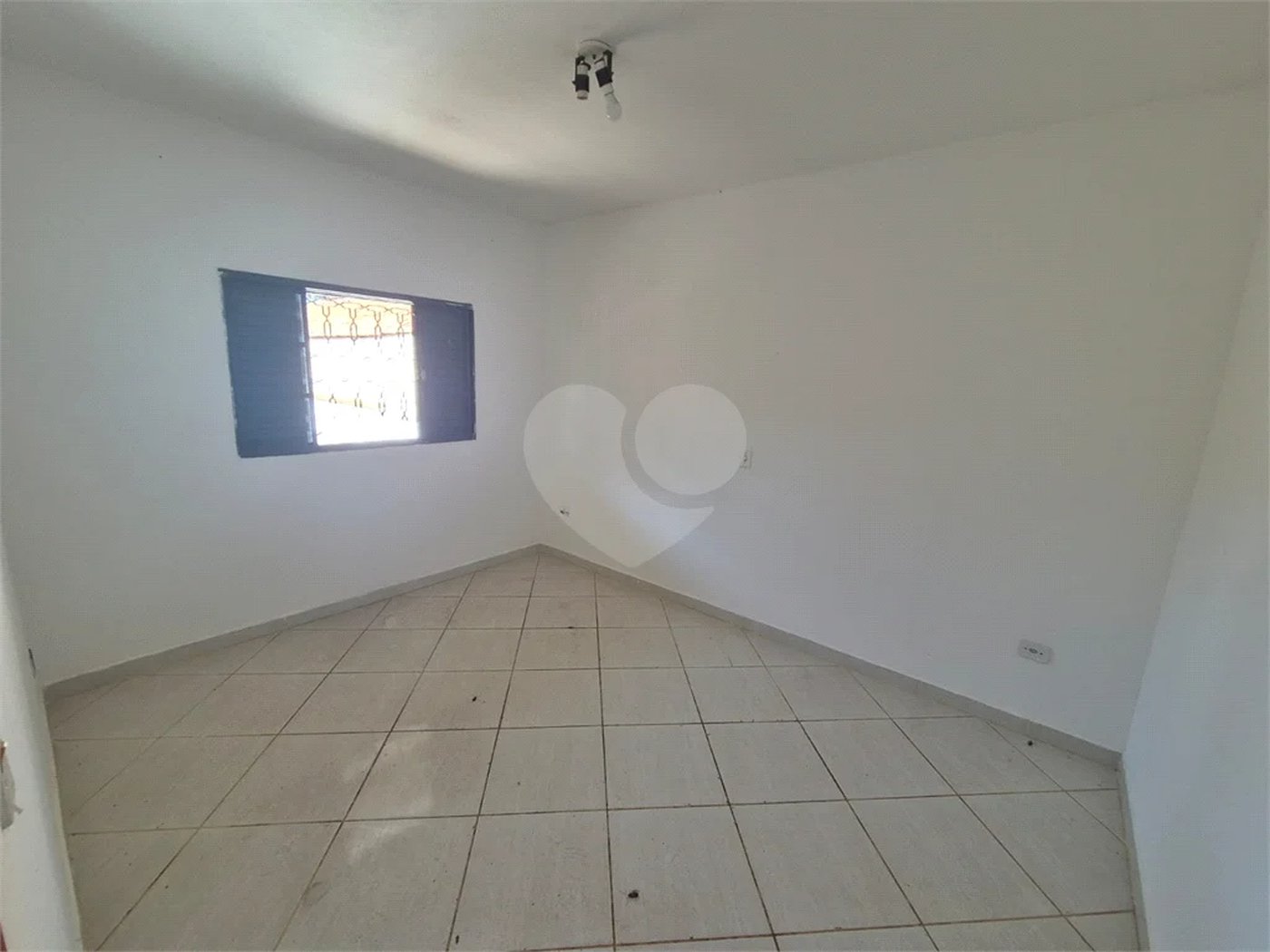 Dois imóveis em um terreno de 300 m² (12 x 25) - Com acesso independente