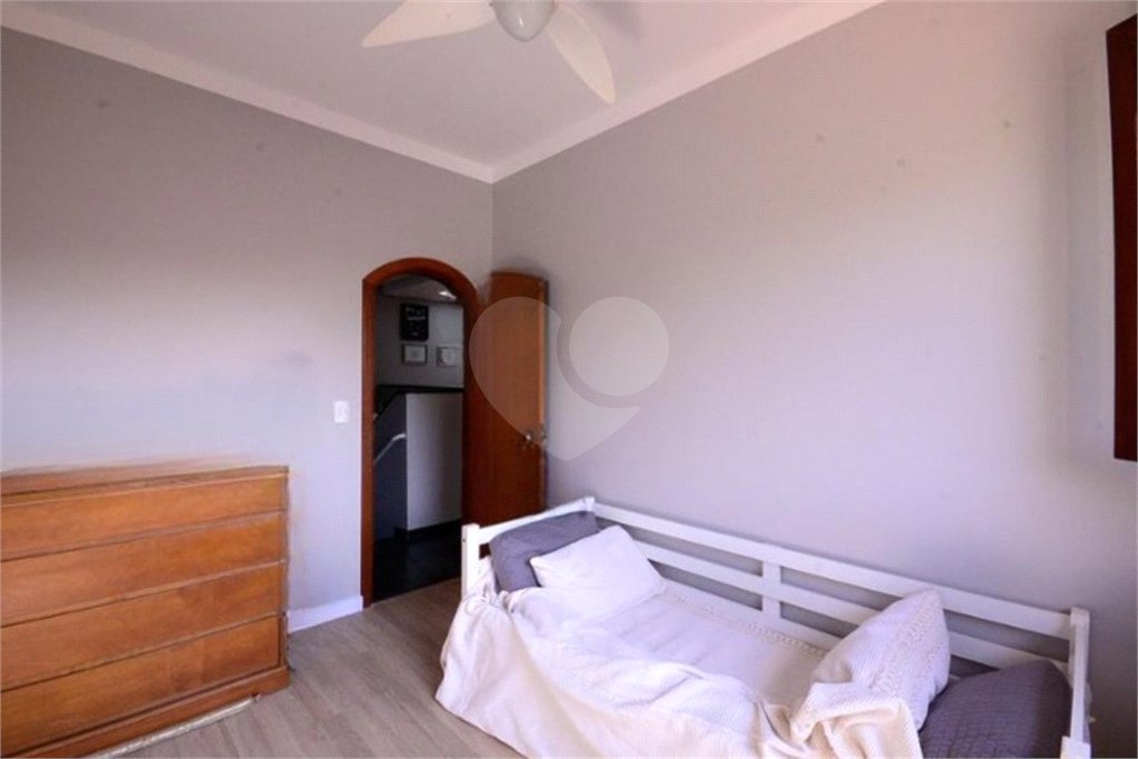 Casa com 4 Dormitórios sendo 1 suíte, com 3 Vagas