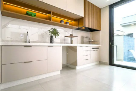 Casa Térrea – Condomínio Maria Cândida - 300 m² de terreno - 212 m² de área construída - 4 vagas de garagem, sendo 2 cobertas - Sala de jantar e estar integradas, com pé-direito duplo e cortina - 3 suítes com ar-condicionado, sendo 1 master com closet – planejado – Roupeiro – Escritório - Cozinha