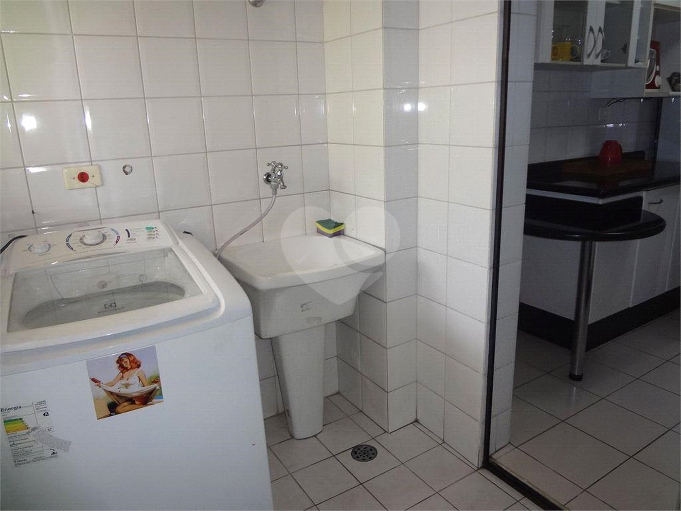 COBERTURA COM PISCINA E CHURRASQUEIRA NA CASA VERDE.