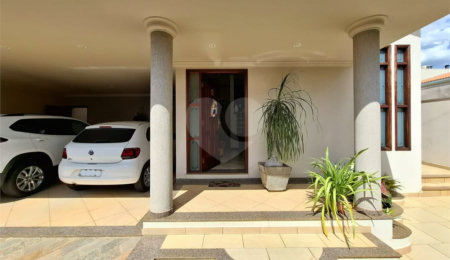 Casa Térrea à venda com 3 quartos, sendo 1 suíte,  no Centro, Vargem Grande do Sul, SP