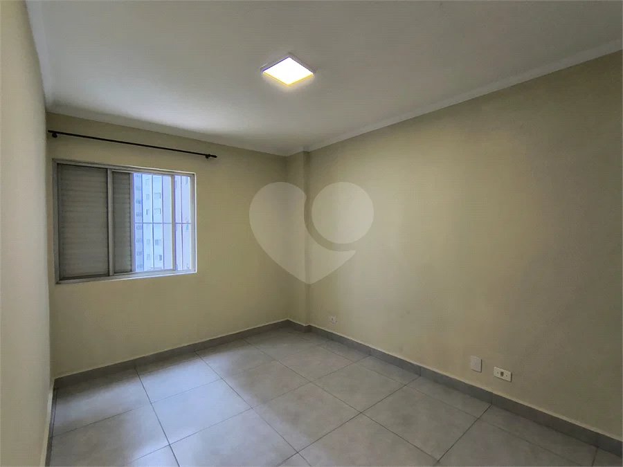 Apartamento com 2 Dormitórios , amplo com 77 metros e com vaga de garagem fixa