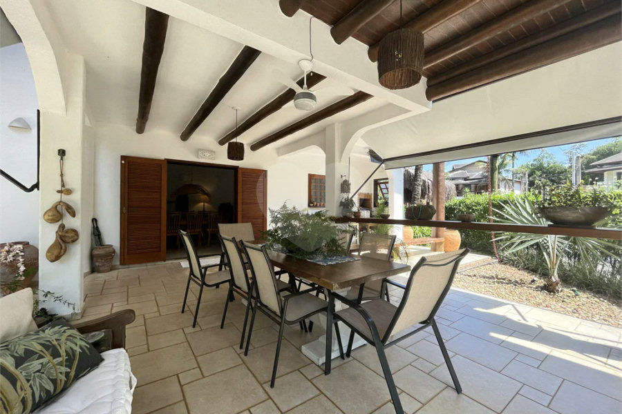 Casa à venda com 4 suítes em Costa do Sol, Bertioga, SP