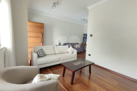 Linda casa à venda no bairro Santa Maria em São Caetano do Sul, 257 m², 3 quartos (1 suíte) e 6 vagas de garagem
