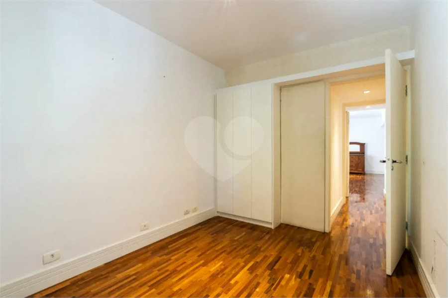 Apartamento para venda em Moema com 2 quartos, sendo 2 suítes, 70m²