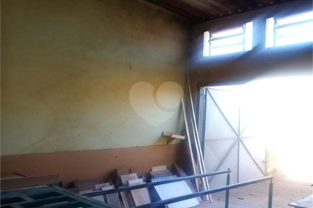 Casa Térrea com 3 dormitórios.