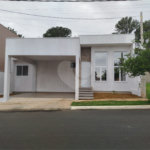 Casa em condominio em reta final de obras