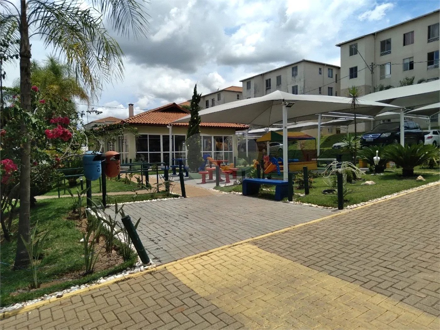 Apartamento à venda com 2 quartos no condomínio Pitangueiras, Hortolândia - SP