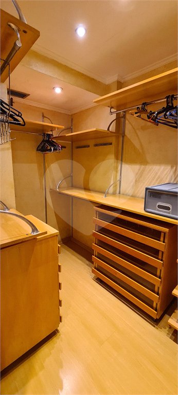 Apartamento para venda e locação de 130m² no Jardim Paulista com 2 suítes e 2 vagas.