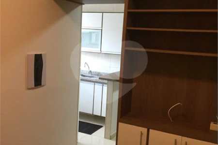 VENDE-SE STUDIO MOBILIADO CENTRO DE SÃO CARLOS.