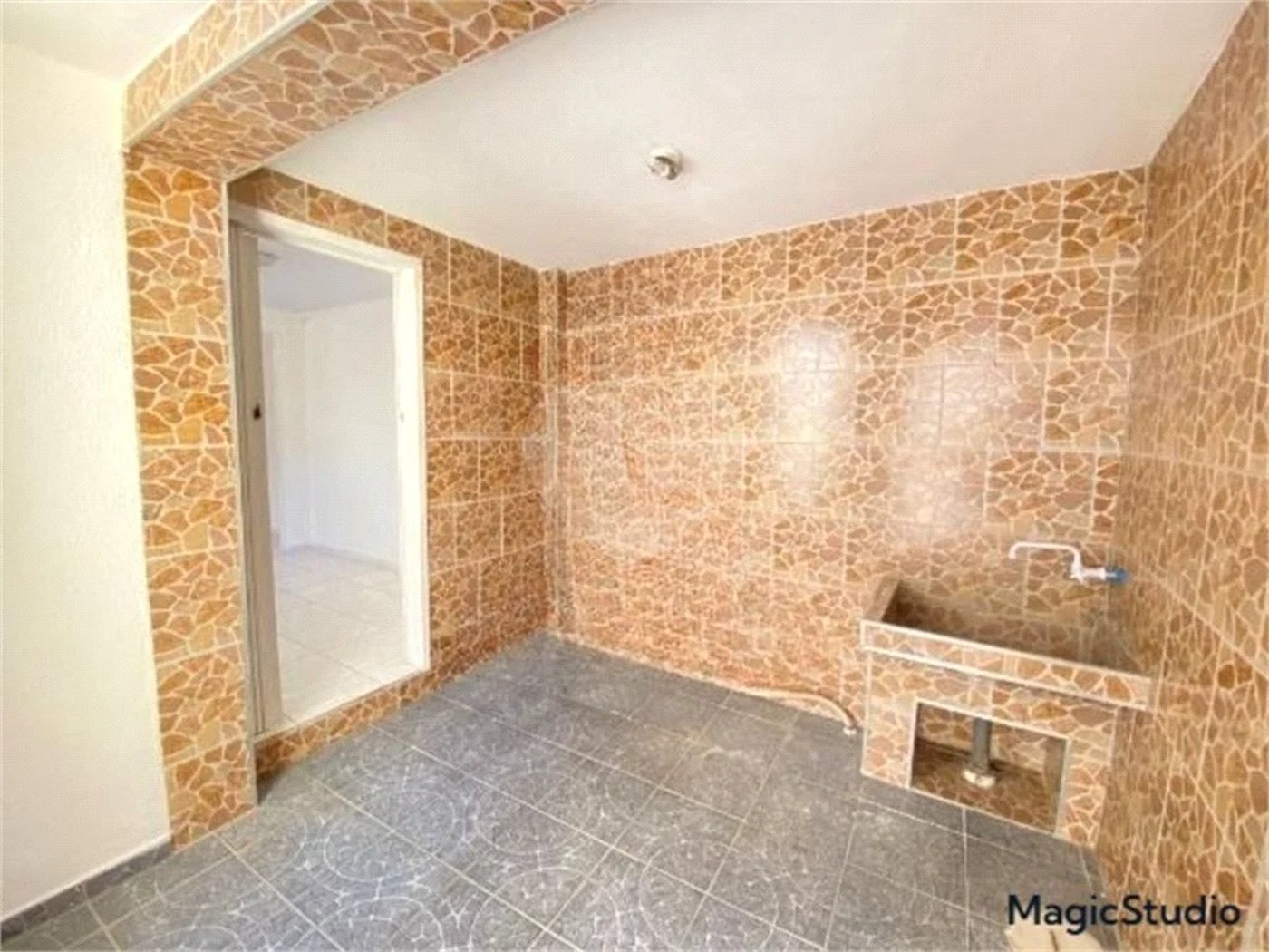 Casa com 224m², 3 dormitórios, 4 vagas, à venda na Vila Ema.