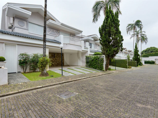 Casa à venda ou para alugar com 4 suítes no condomínio Ville de Marseille, São Paulo - SP