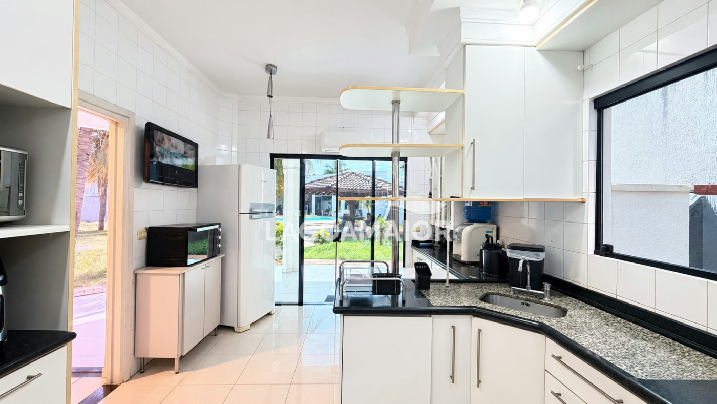 Casa à venda com 4 quartos, sendo 4 suítes, em Jardim Alvorada, Três Lagoas - MS