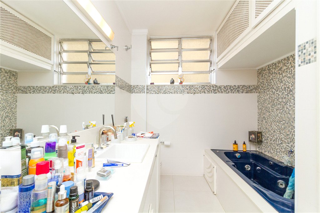 Apto espaçoso | 180 m² | 3 dorms. (1 suíte) | 1 vaga em Santa Cecília!