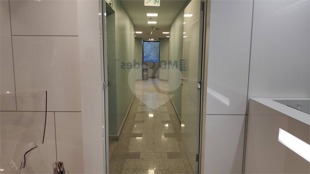 Sala comercial para locação em Moema