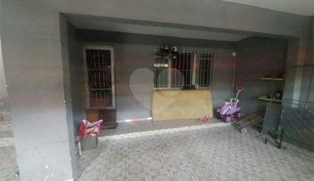 Sobrado 4 dormitórios na Vila Domitila
