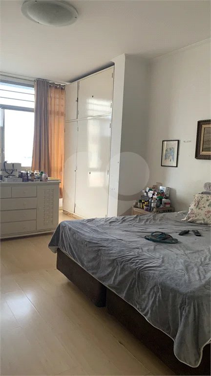 Edifício Louvre | Apartamento Neoclássico de 425m² à Venda na Praça da República — Centro de São Paulo