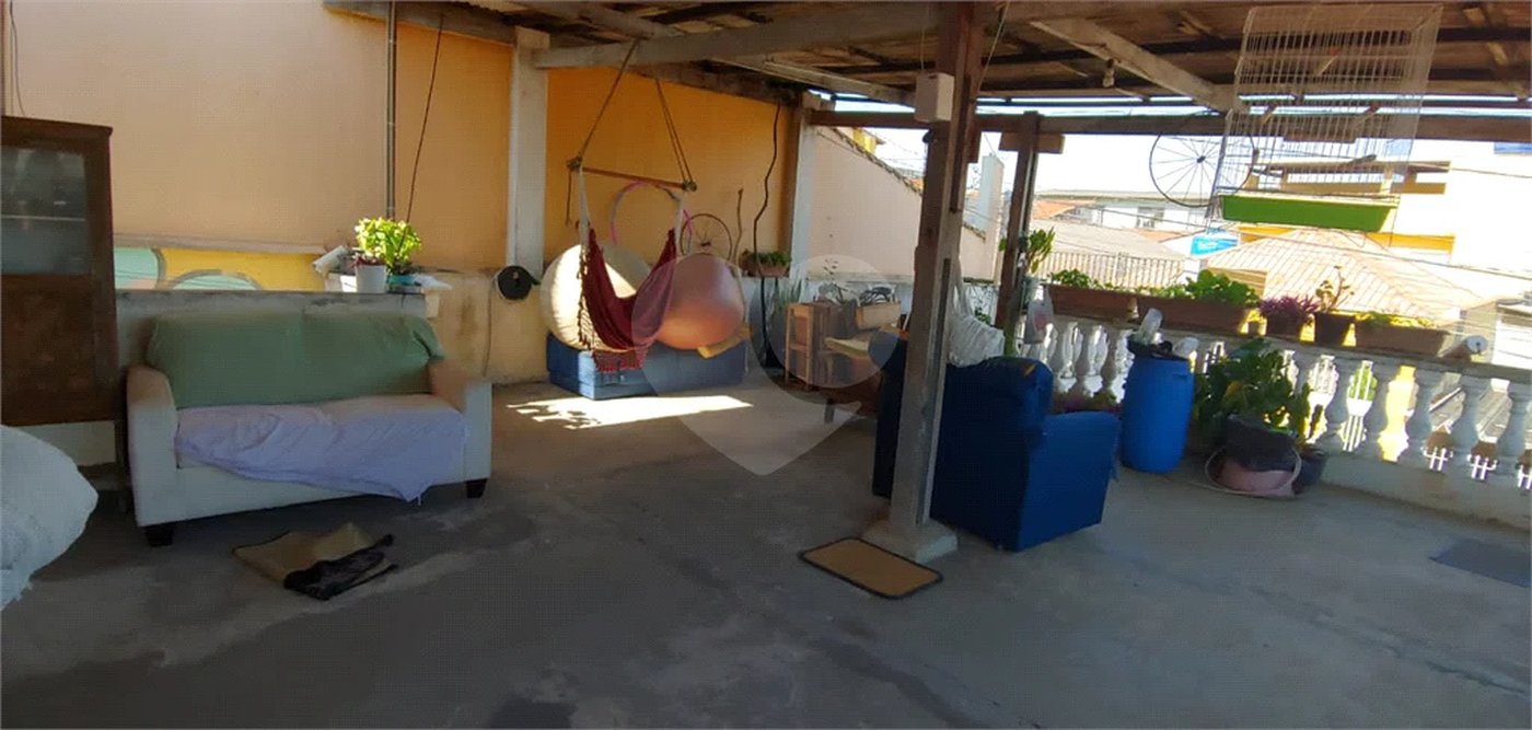 Casa com 156 m², 2 quartos, garagem para 3 carros, à venda no bairro Cerâmica em São Caetano do Sul