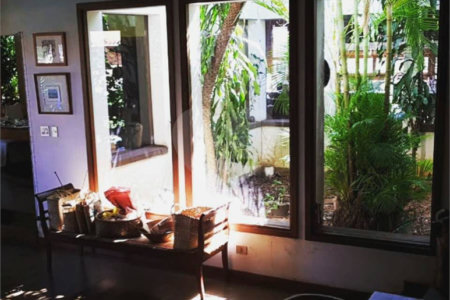 Casa térrea com piscina para venda no Parque Santa Marta