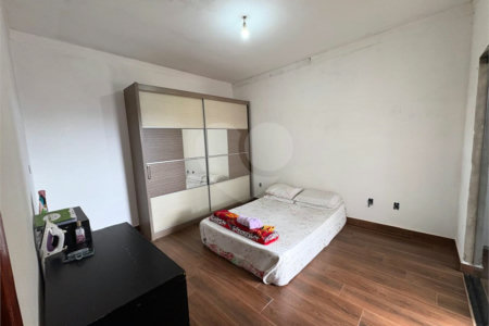 CASA A VENDA N EMBARÉ