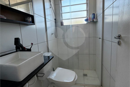 Apartamento á venda, com 02 Dormitórios, em Jardim Ricetti.