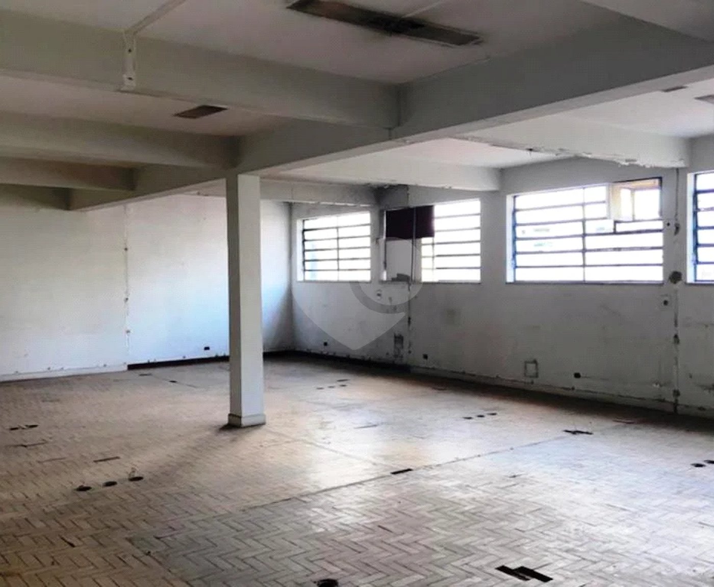 PRÉDIO COMERCIAL OU RESIDENCIAL DE 215,0 M² COM 03 QUARTOS, 04 VAGAS, 02 BANHEIROS PARA VENDA NO CARRÃO