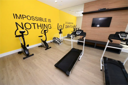 Indaiatuba - Edificio Vila Helvetia - R$ 470,000,00 - Apartamento novo, mobiliado, completo, muito bem conservado e planejado,Localizado no 5° andar, o imóvel oferece uma vista para o estacionamento e a área verde, além de receber sol durante todo o dia, proporcionando ambientes naturalmente ilum