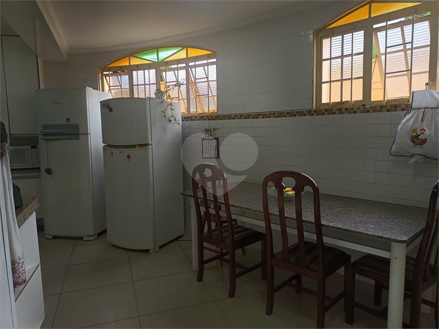 Linda casa em ótima localização!!