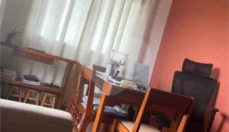 Ótimo apartamento com duas vagas de garagem na Vila Santa Catarina.