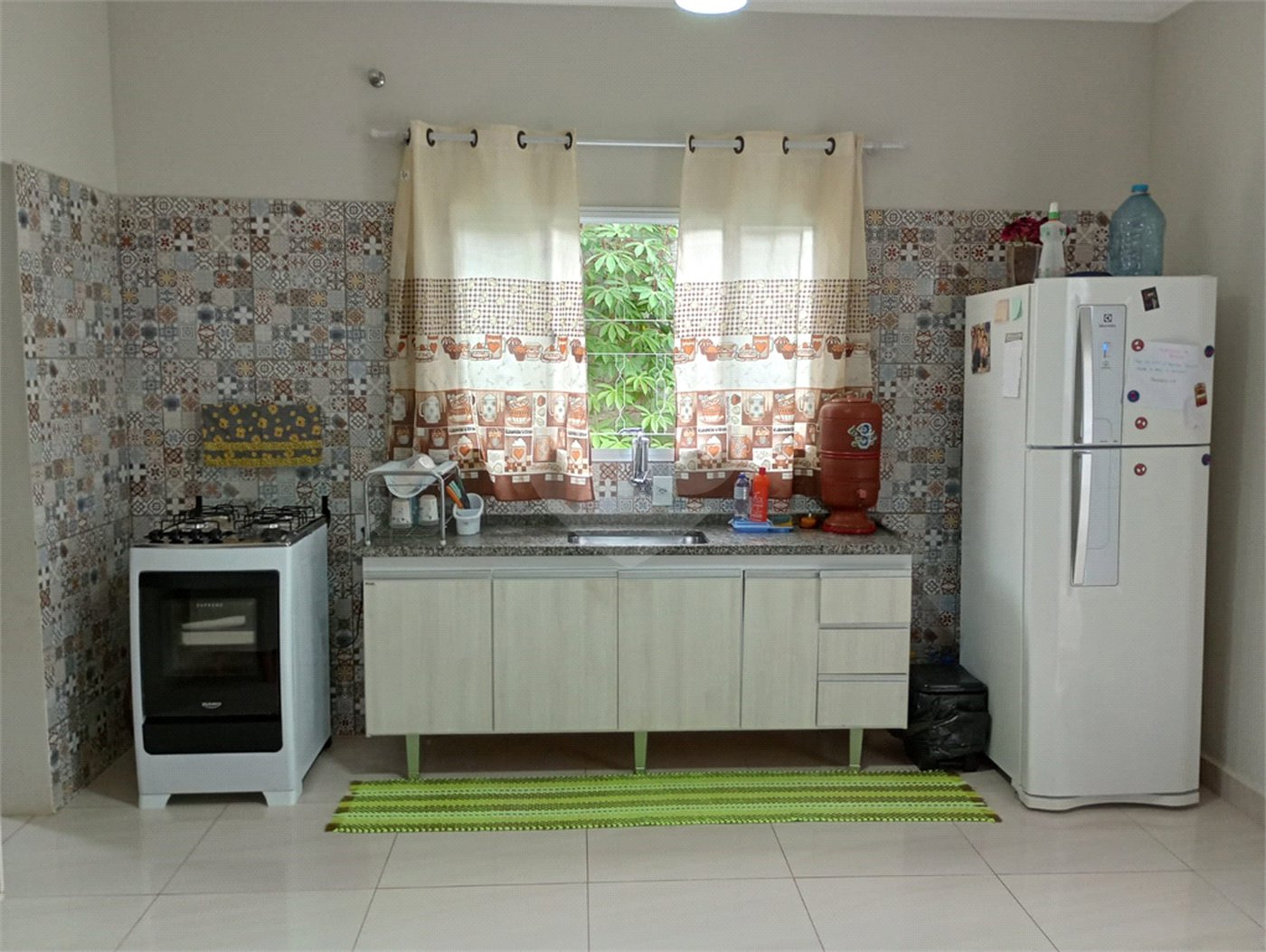 Chácara em Área Rural de Piracaia, com casa principal + 4 kitnets alugadas, excelente localização