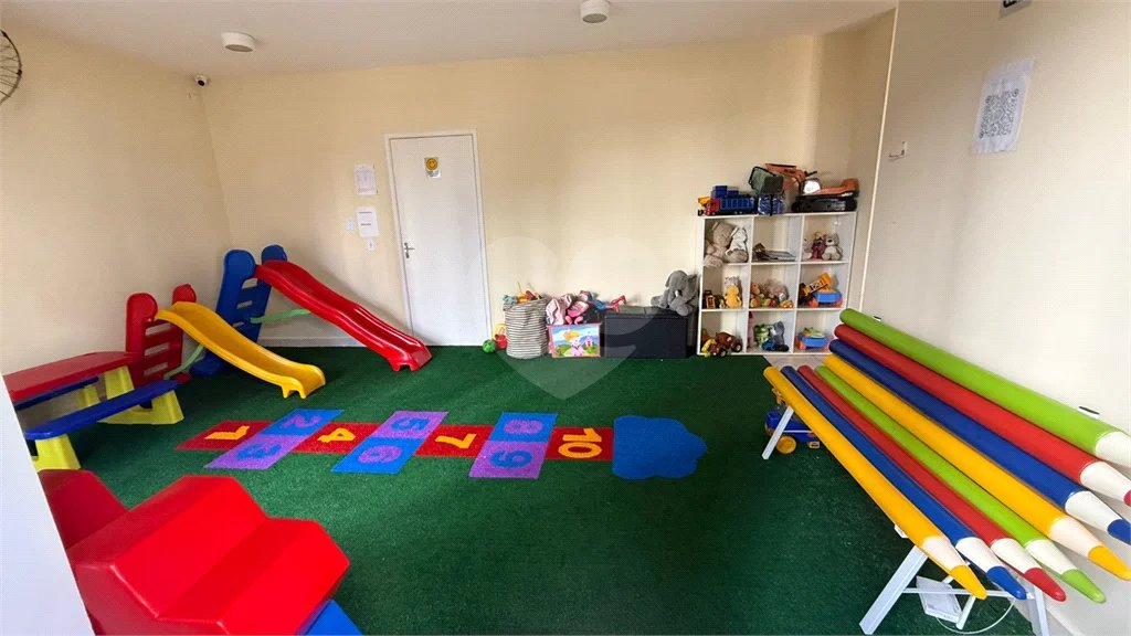 Apartamento com 48m², 2 dormitórios, 1 vaga de garagem, à venda em Itaquera.