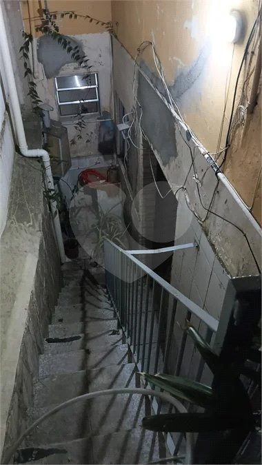 IMÓVEL COM SOBRADO + OUTRA CASA NO TERRENO, ÓTIMA PARA RENDA OU FAMÍLIA GRANDE