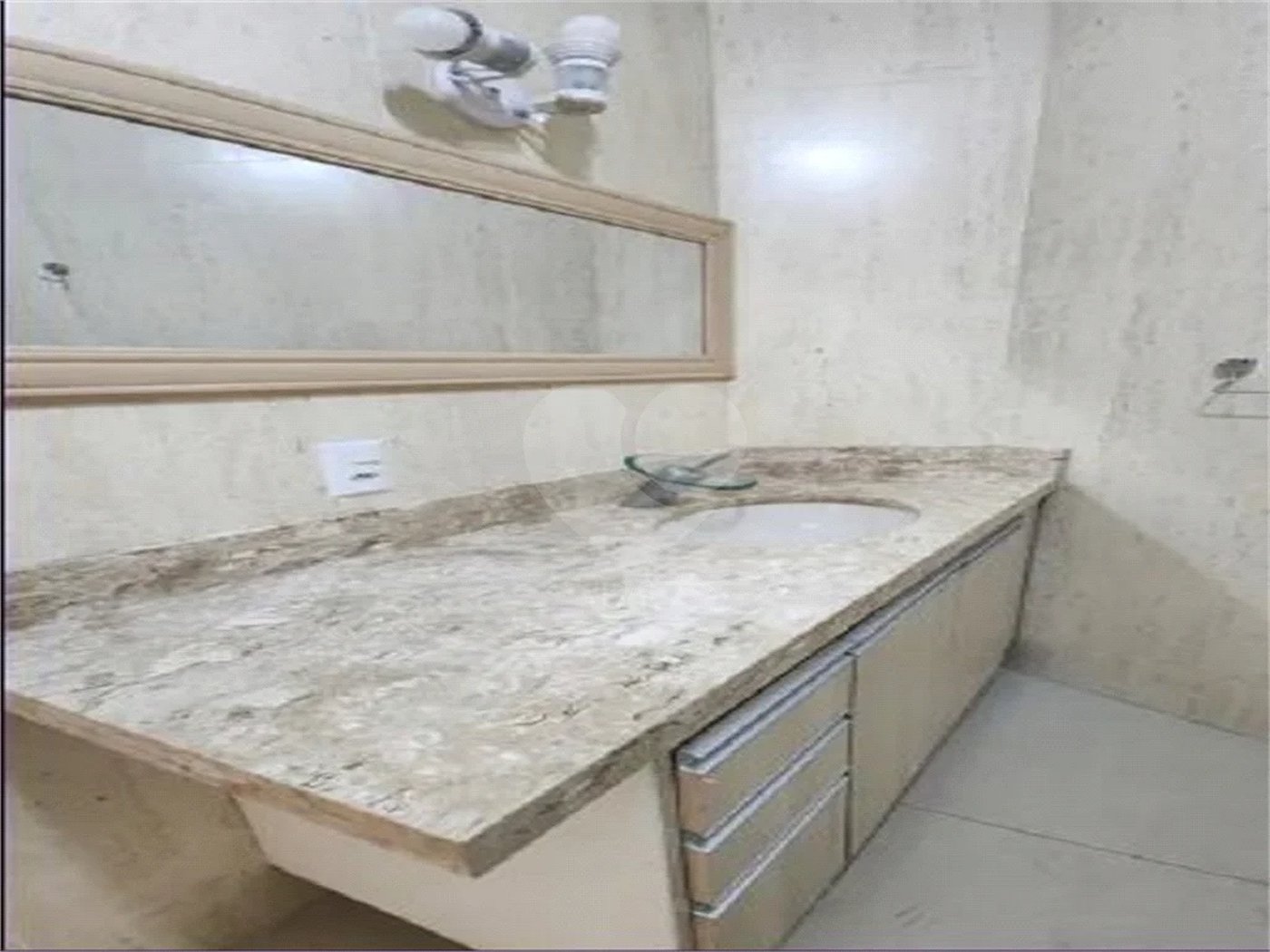 Apartamento à venda no bairro Barra Funda.