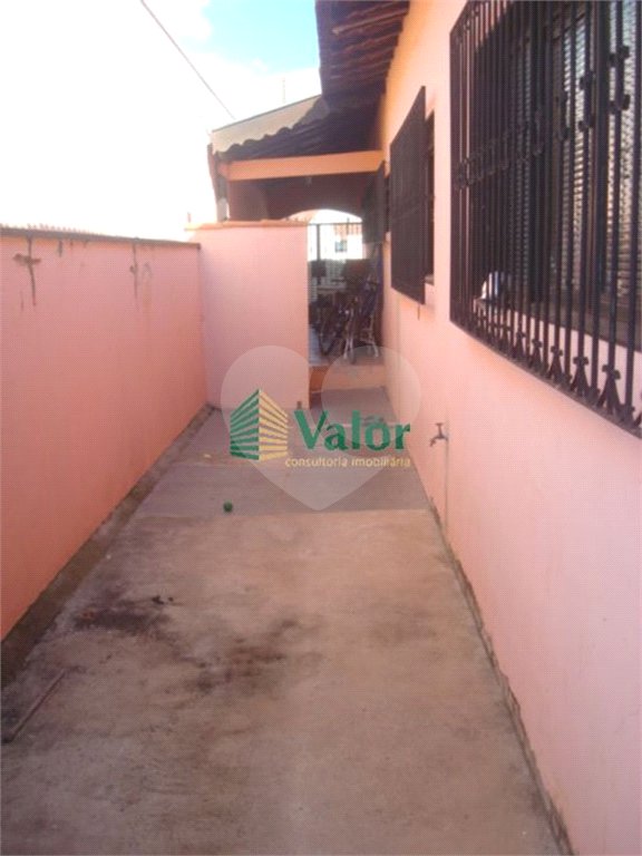 Casa com Edícula